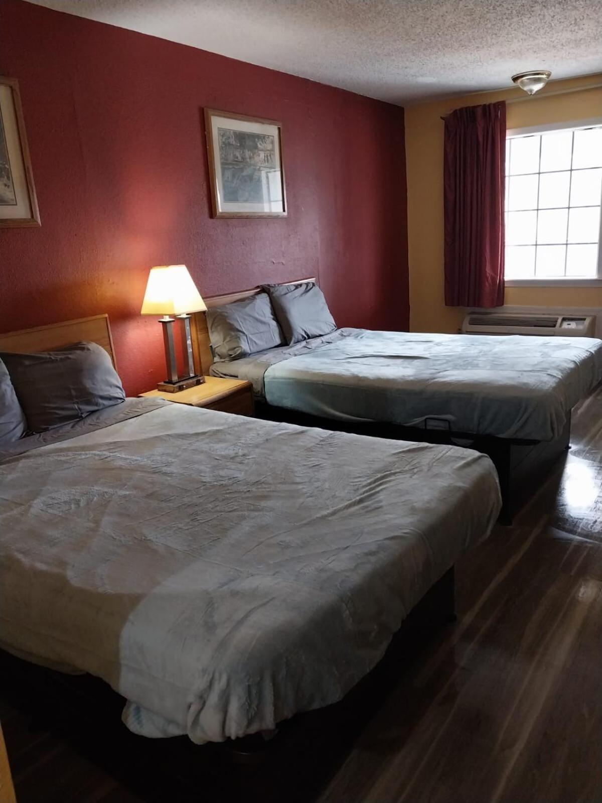 2 Queen Beds Hotel Room 112 잭슨 외부 사진